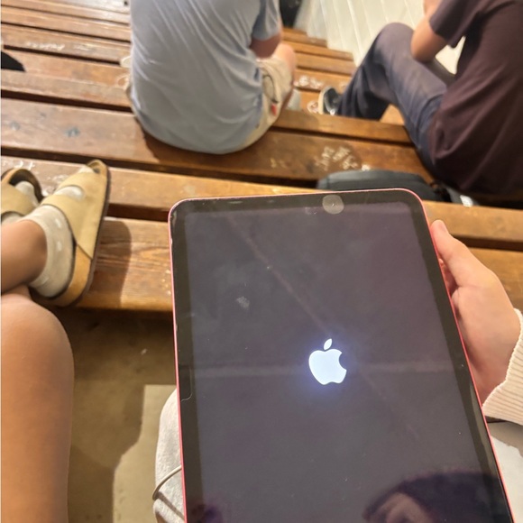 Apple Tablet - Pink Frame - Picture 7 of 8